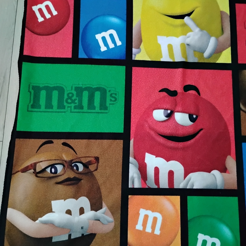 M&M'S Multicolor Character Throw - Picture 4 of 5